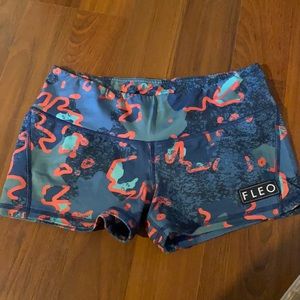 Fleo shorts.